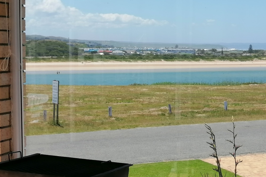 2 Bedroom Property for Sale in Stilbaai Wes Western Cape